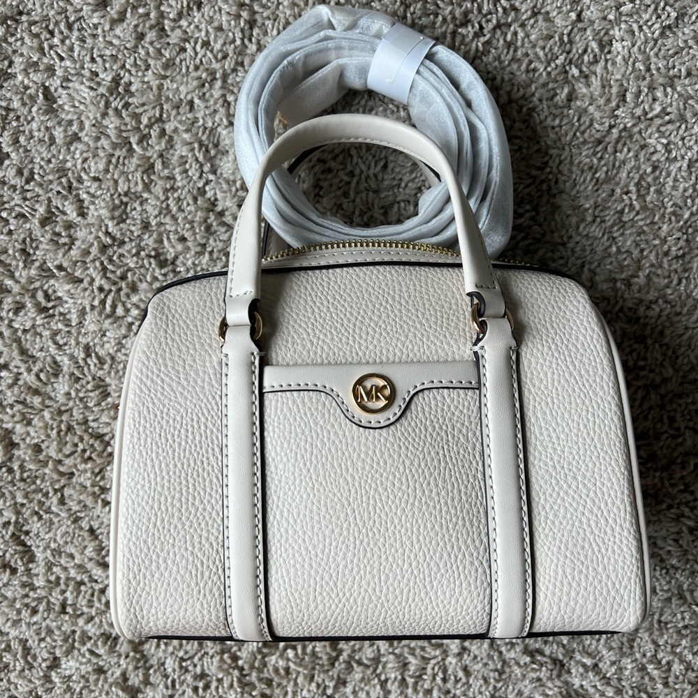 Michael Kors Travel Small NWT, Duffle Leather Crossbody Luggage